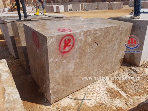 Đá khối HTSJ 018